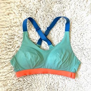Victoria Sport Adjustable Sports Bra